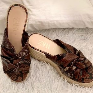 ZARA SNAKE PLATFORM LEATHER SLIDES BROWN/BLACK